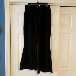 🌻SOLD🌻No Boundaries Black Bell Bottom Sweat Pants 15/16